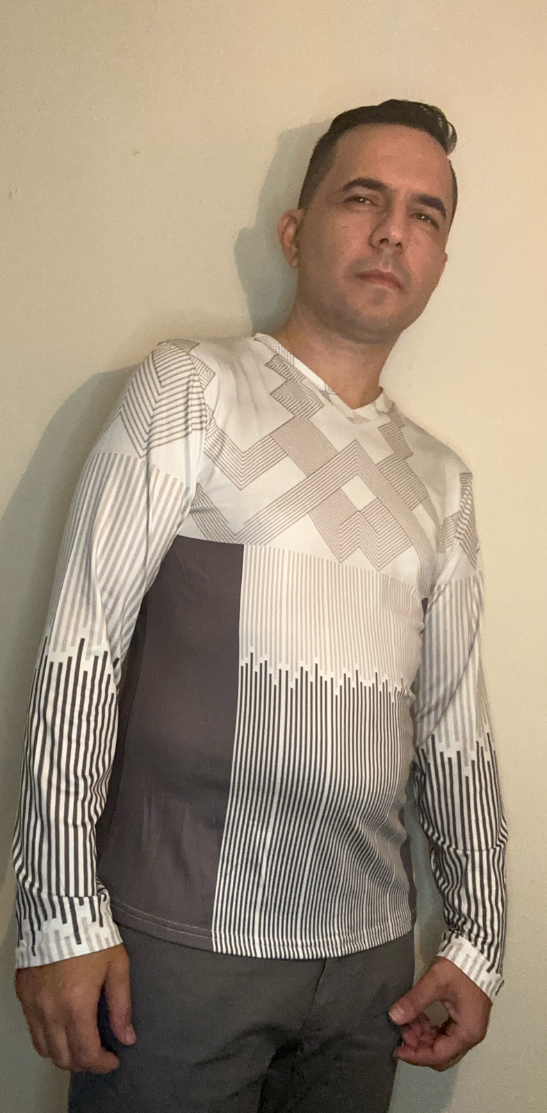 Gray Cube,Style:V-neck,Long sleeve for men