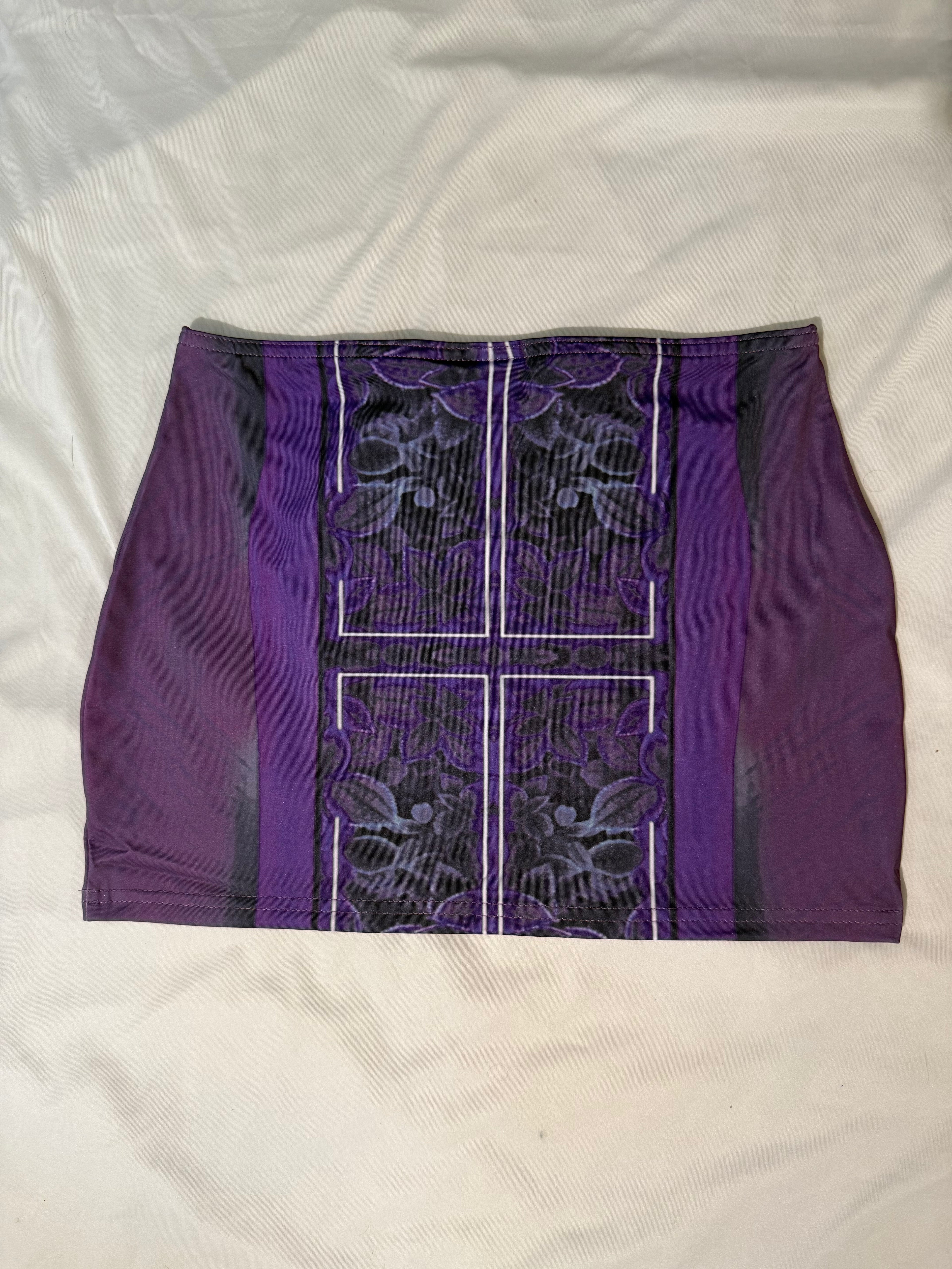 Purple leaf, Elegant Floral Lower-Waist Mini Skirt - Modern Chic Design
