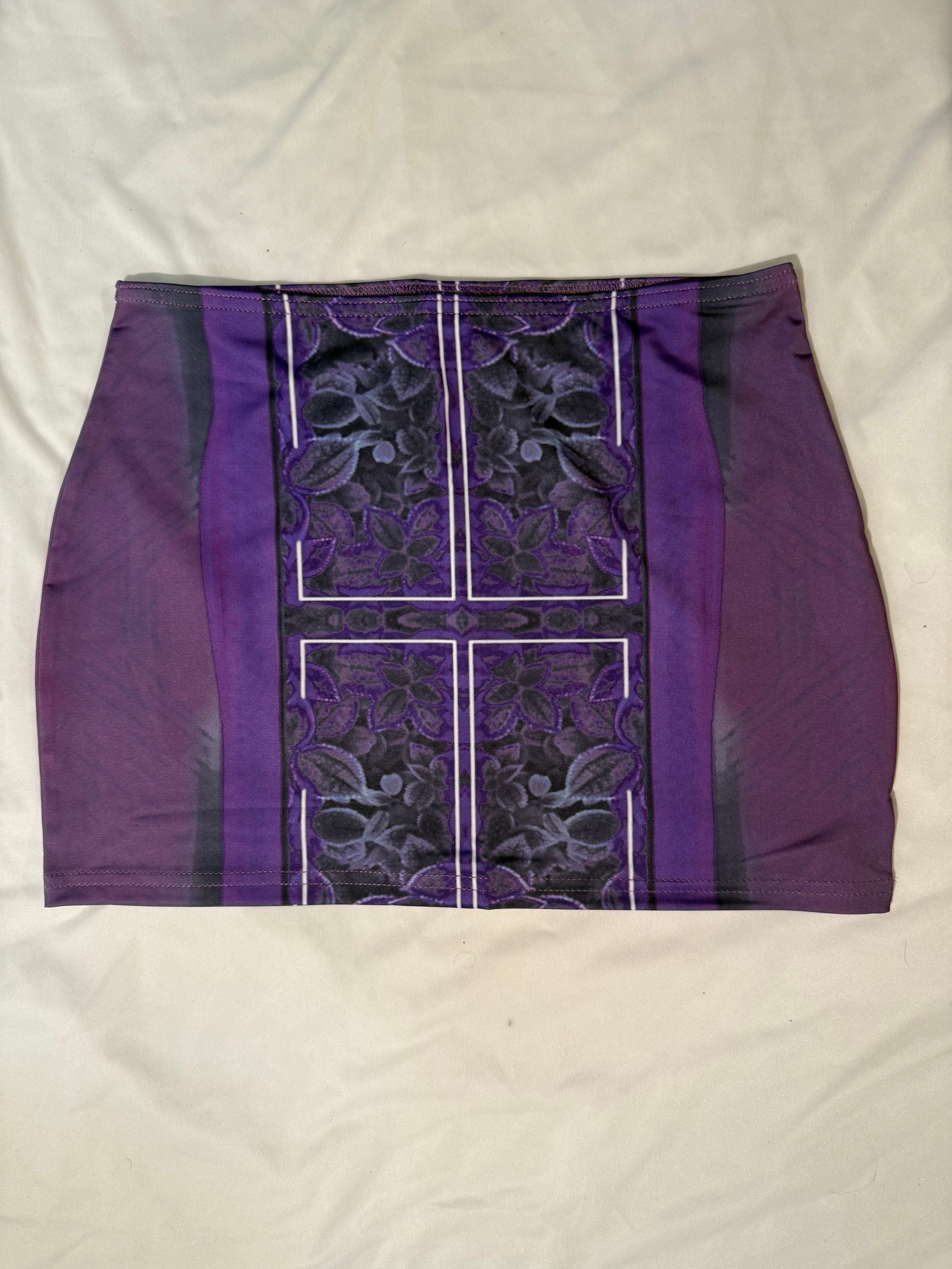 Purple leaf, Elegant Floral Lower-Waist Mini Skirt - Modern Chic Design