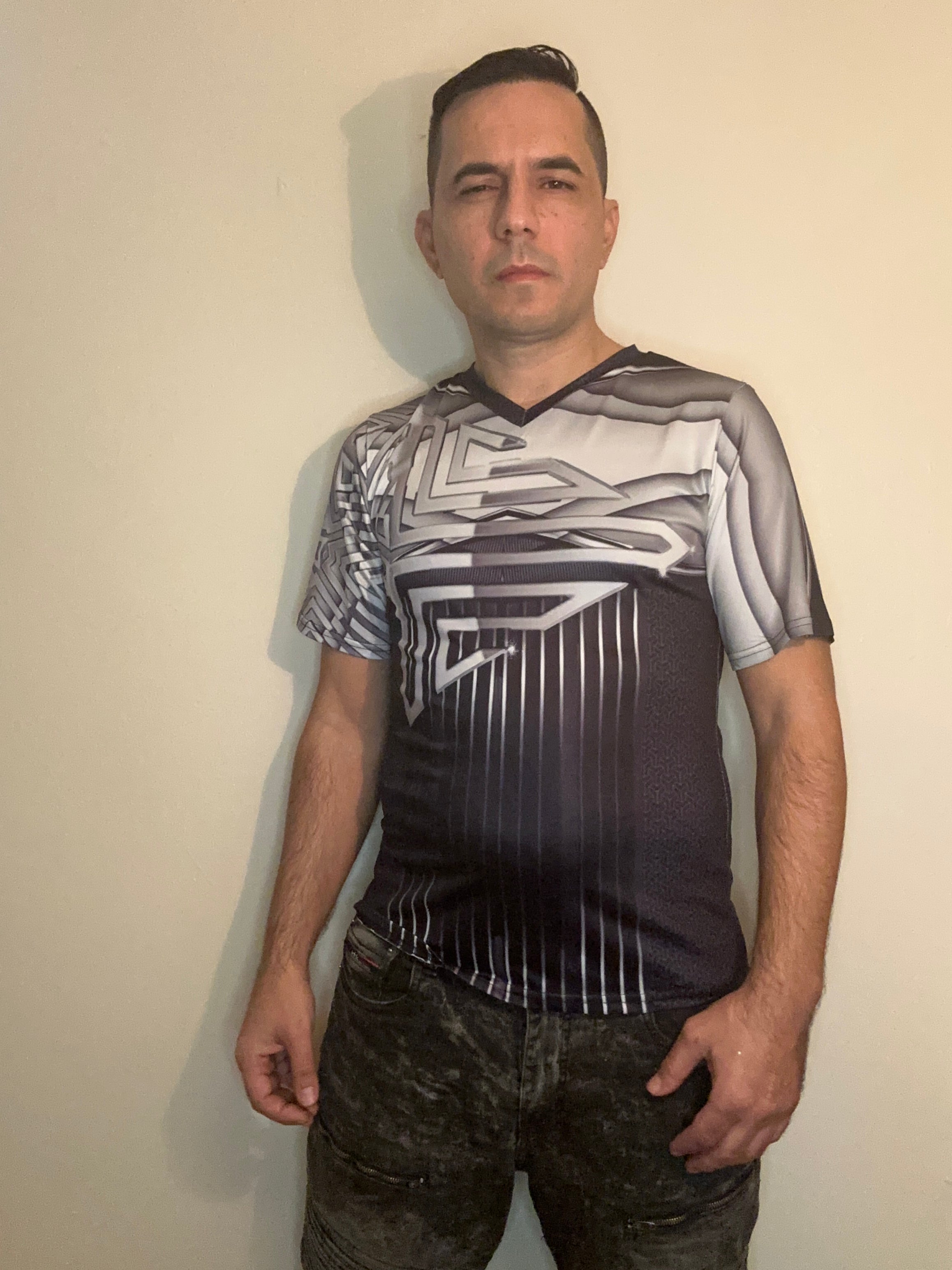 Silver triangle,Style:V-neck,Short sleeve for men