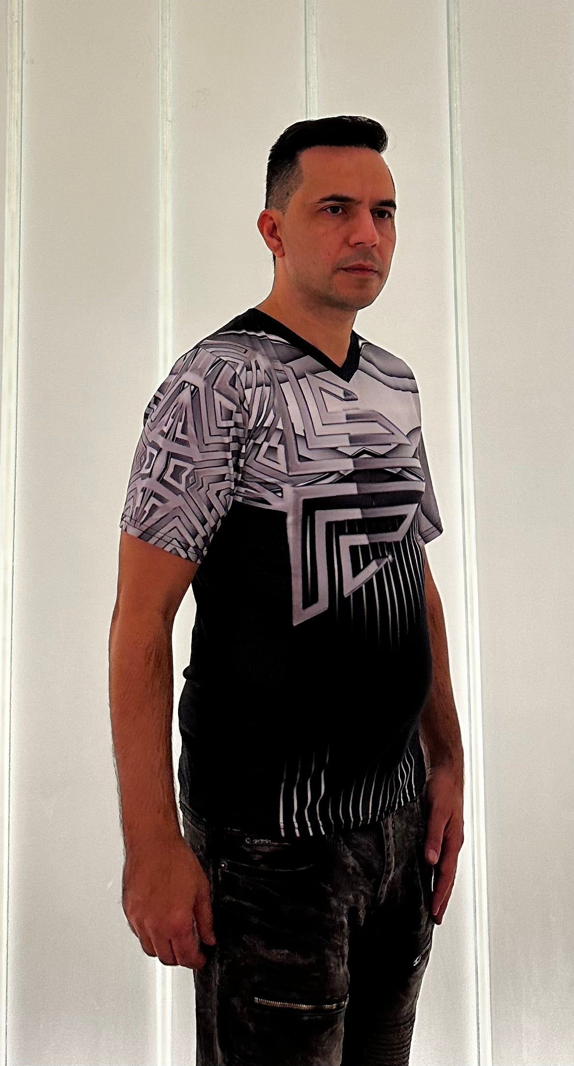 Silver triangle,Style:V-neck,Short sleeve for men