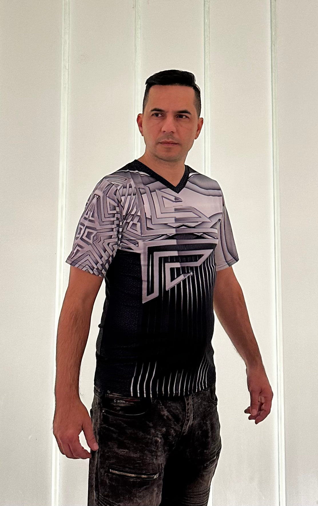 Silver triangle,Style:V-neck,Short sleeve for men