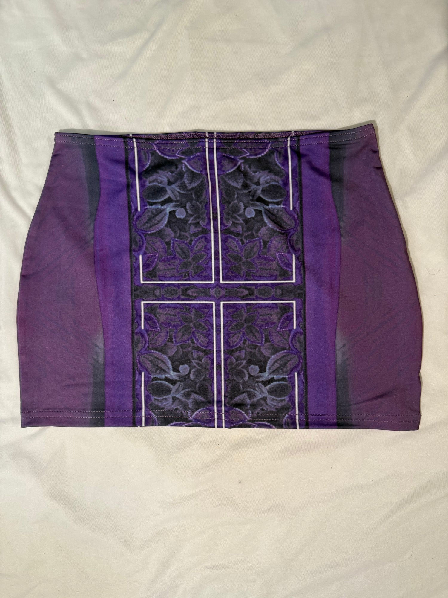 Purple leaf, Elegant Floral Lower-Waist Mini Skirt - Modern Chic Design