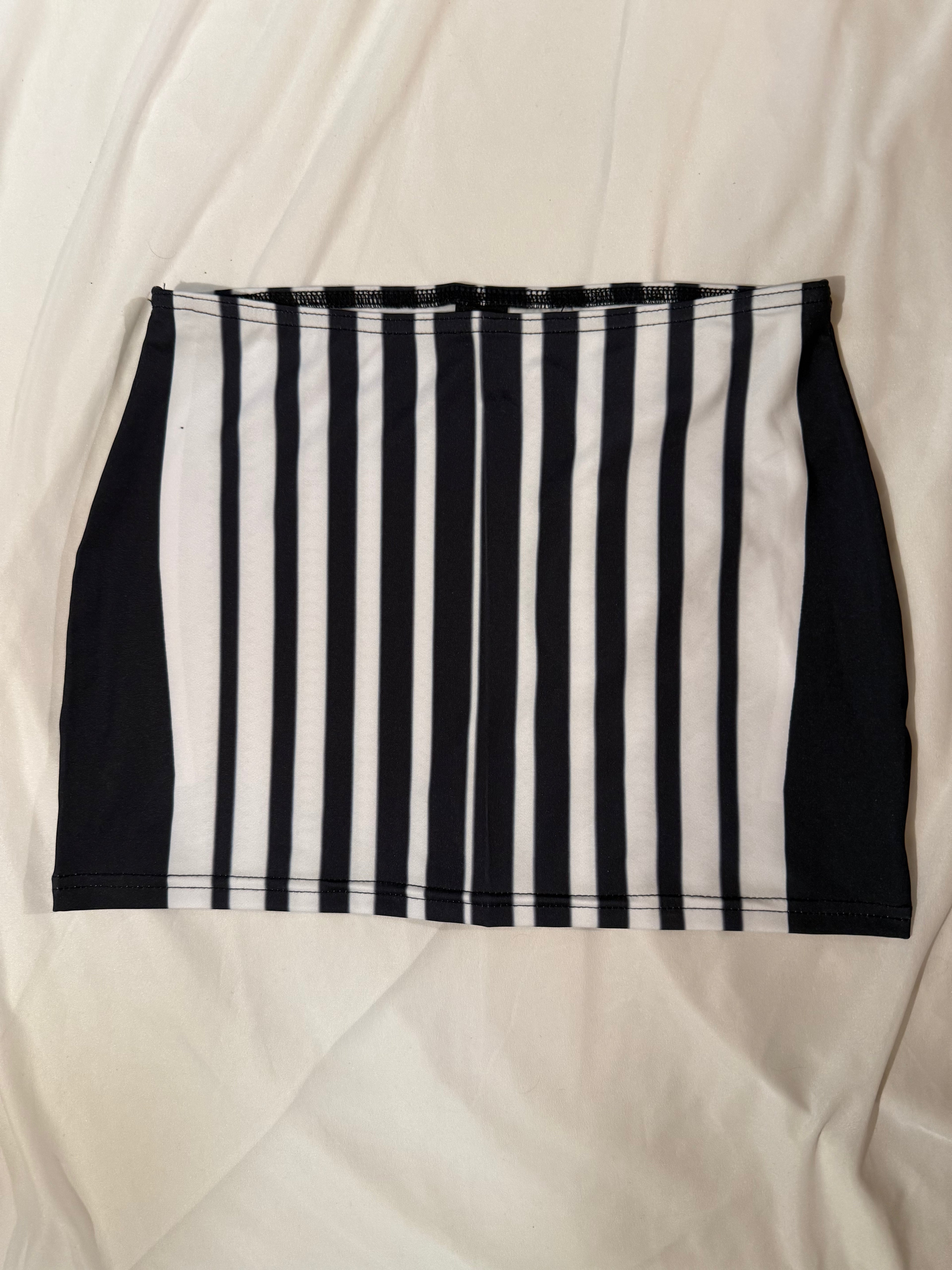 3D White Lines, Lower Waist. Mini Skirt - Versatile Fashion for Every Occasion